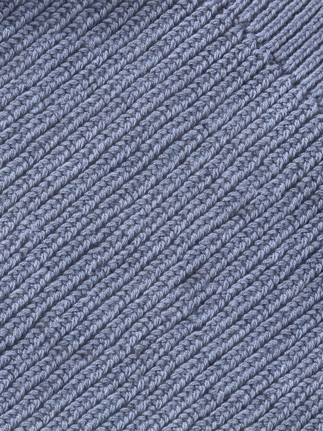 model_shot-front_full